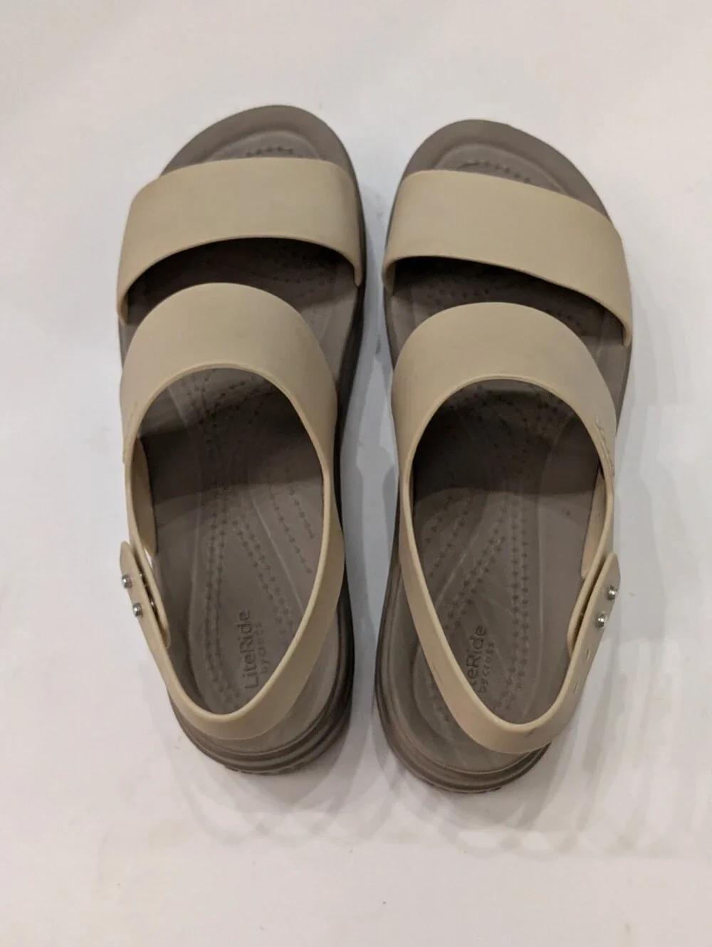 Crocs Women's 6 Brooklyn Low Wedge Platform Sandals Slingback Tan / Taupe